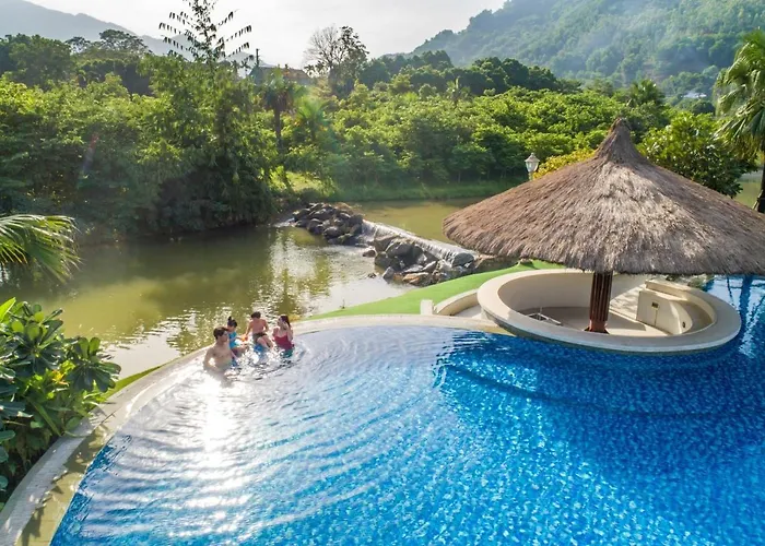 Autumn Flower Villa Thạch Thất - Venue Travel